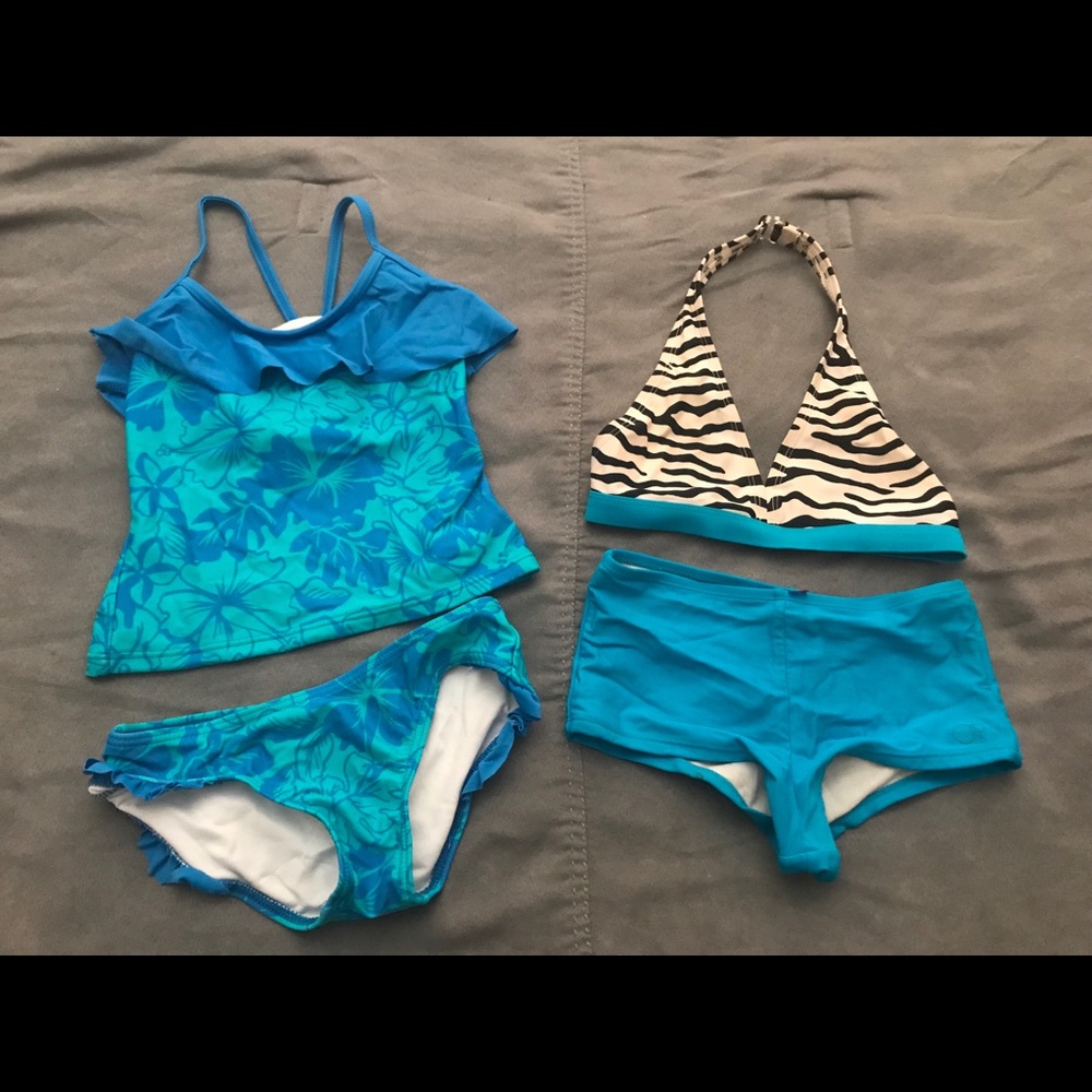 2 Girls  SWIMSUITS